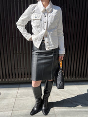 白色牛仔布logo纽扣夹克