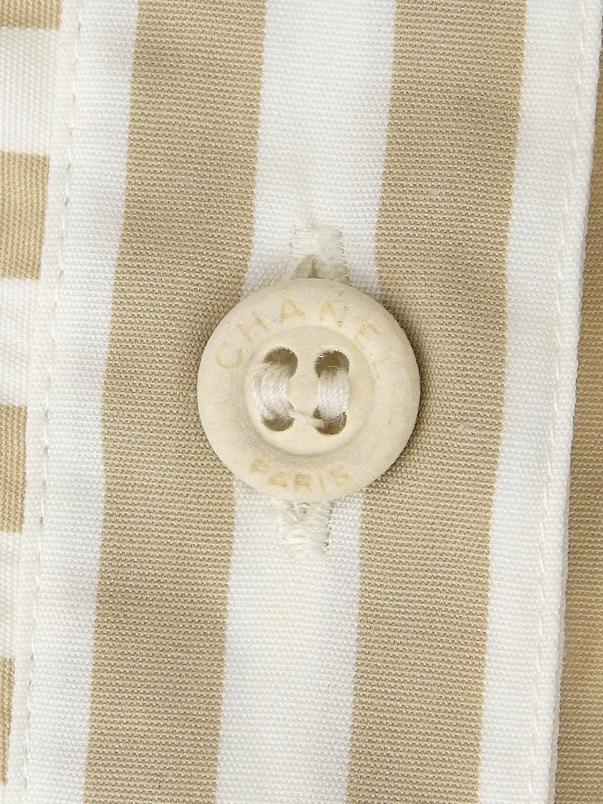 ストライプボーダーロゴボタンノースリーブトップス ベージュ/ホワイト