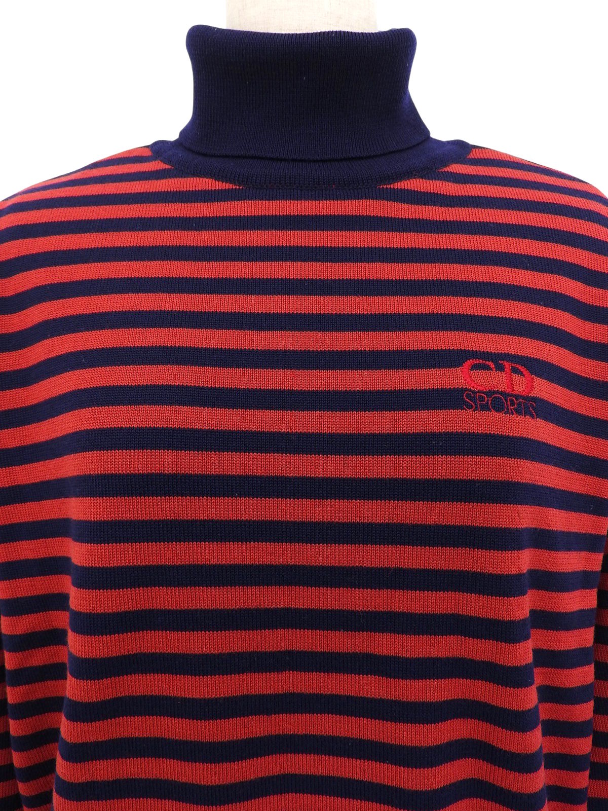 ウールボーダーパターンロゴ刺繍タートルネックニット ネイビー/レッド