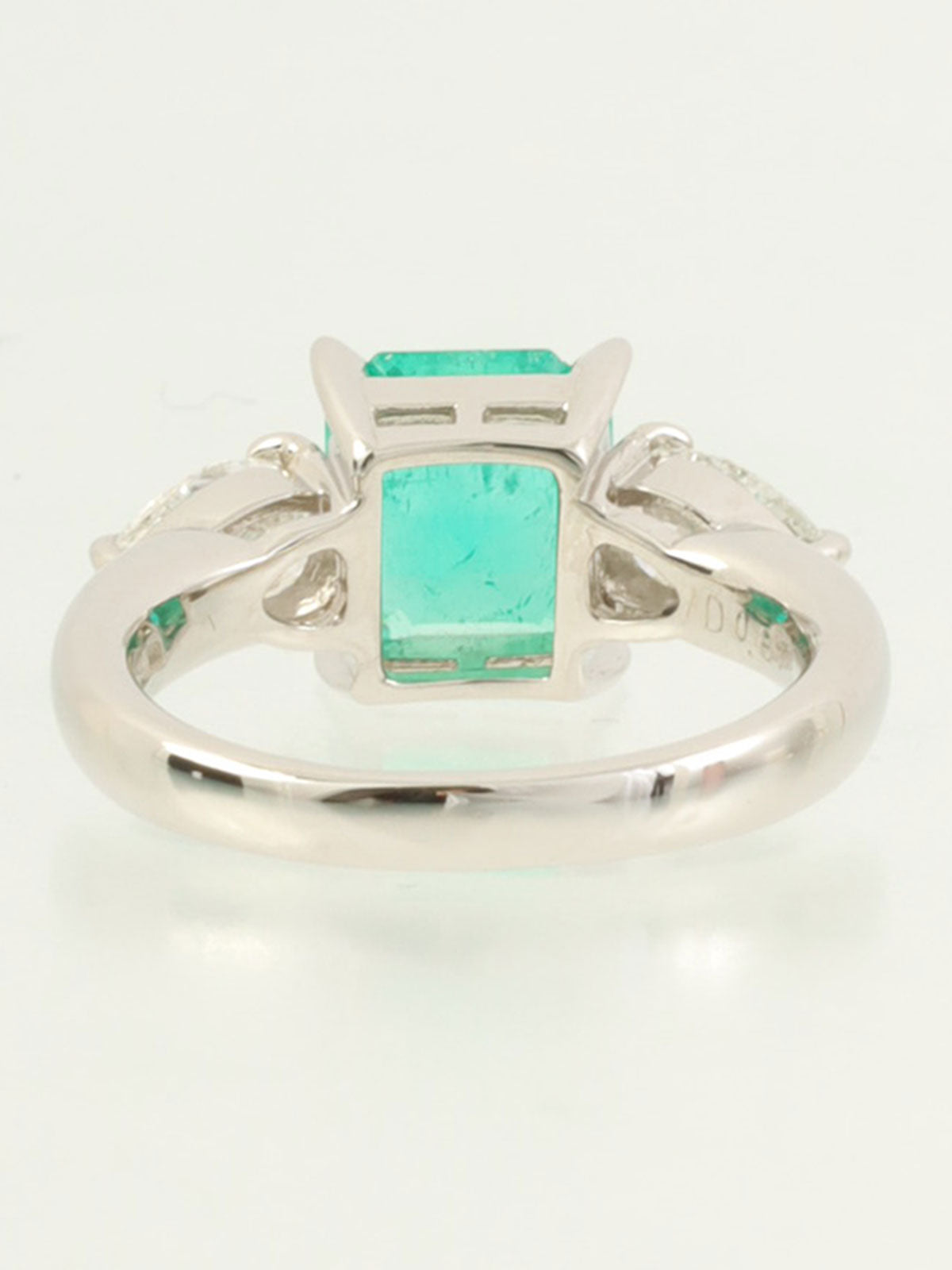 铂金祖母绿钻石戒指，银色/绿色