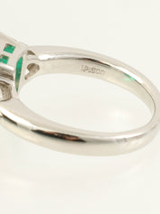 铂金祖母绿钻石戒指，银色/绿色