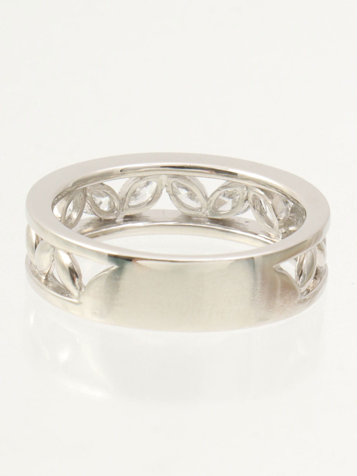 ワコウプラチナダイヤモンドデザインリング シルバー