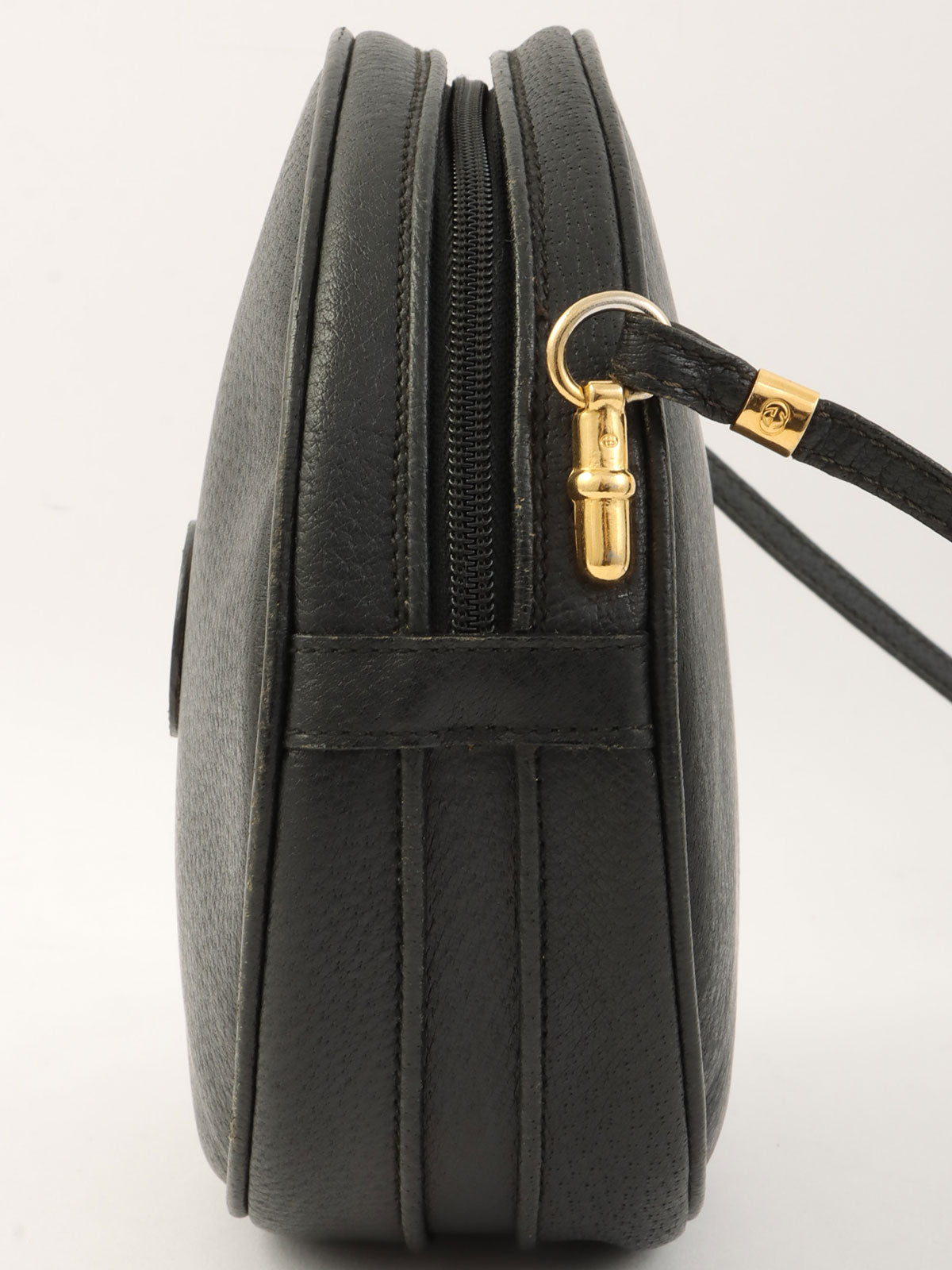 GGエンボスラウンドフォルムショルダーバッグ ブラック