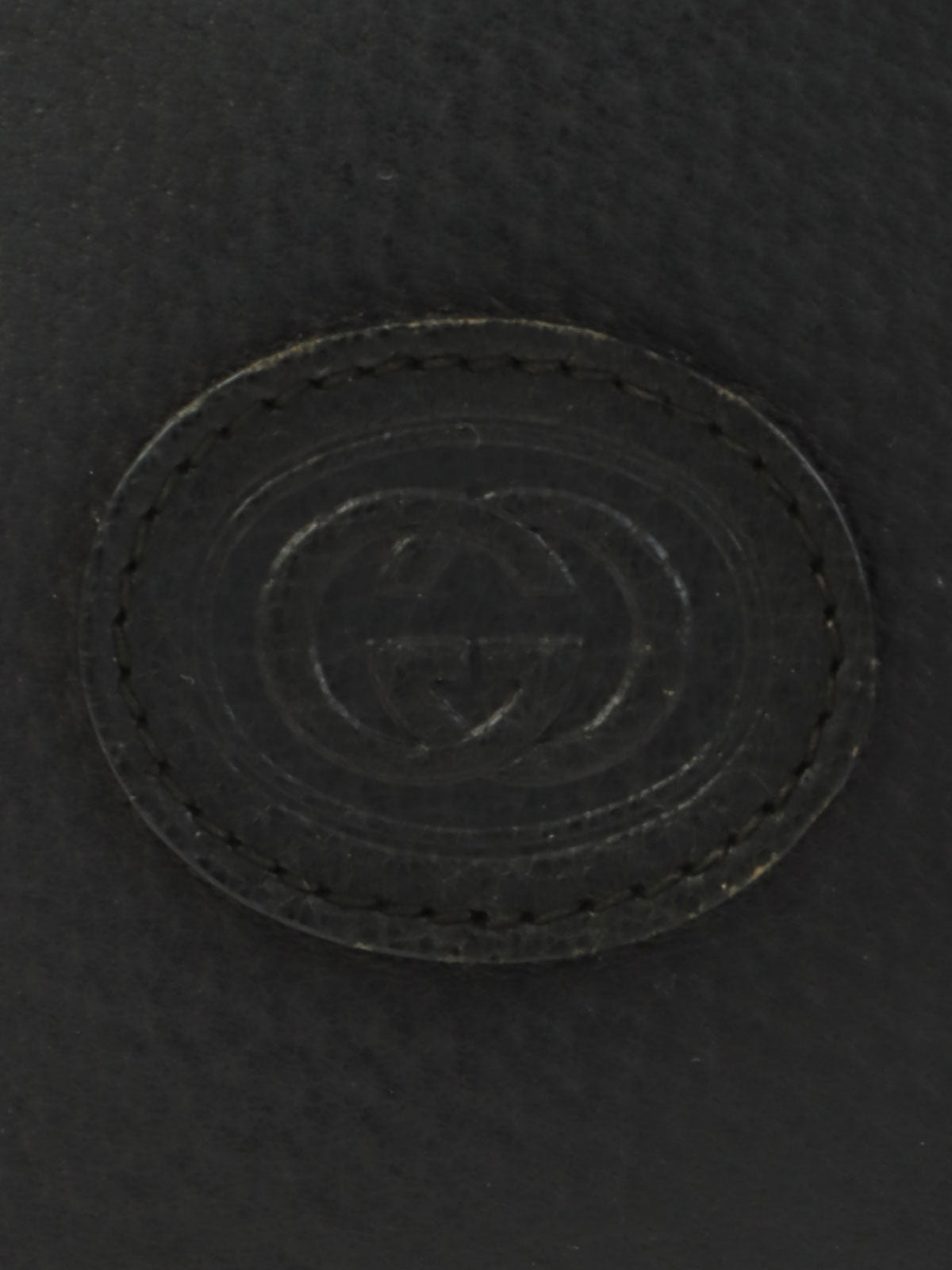 GGエンボスラウンドフォルムショルダーバッグ ブラック