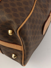 マカダムパターンロゴエンボスミニボストンバッグ ブラウン