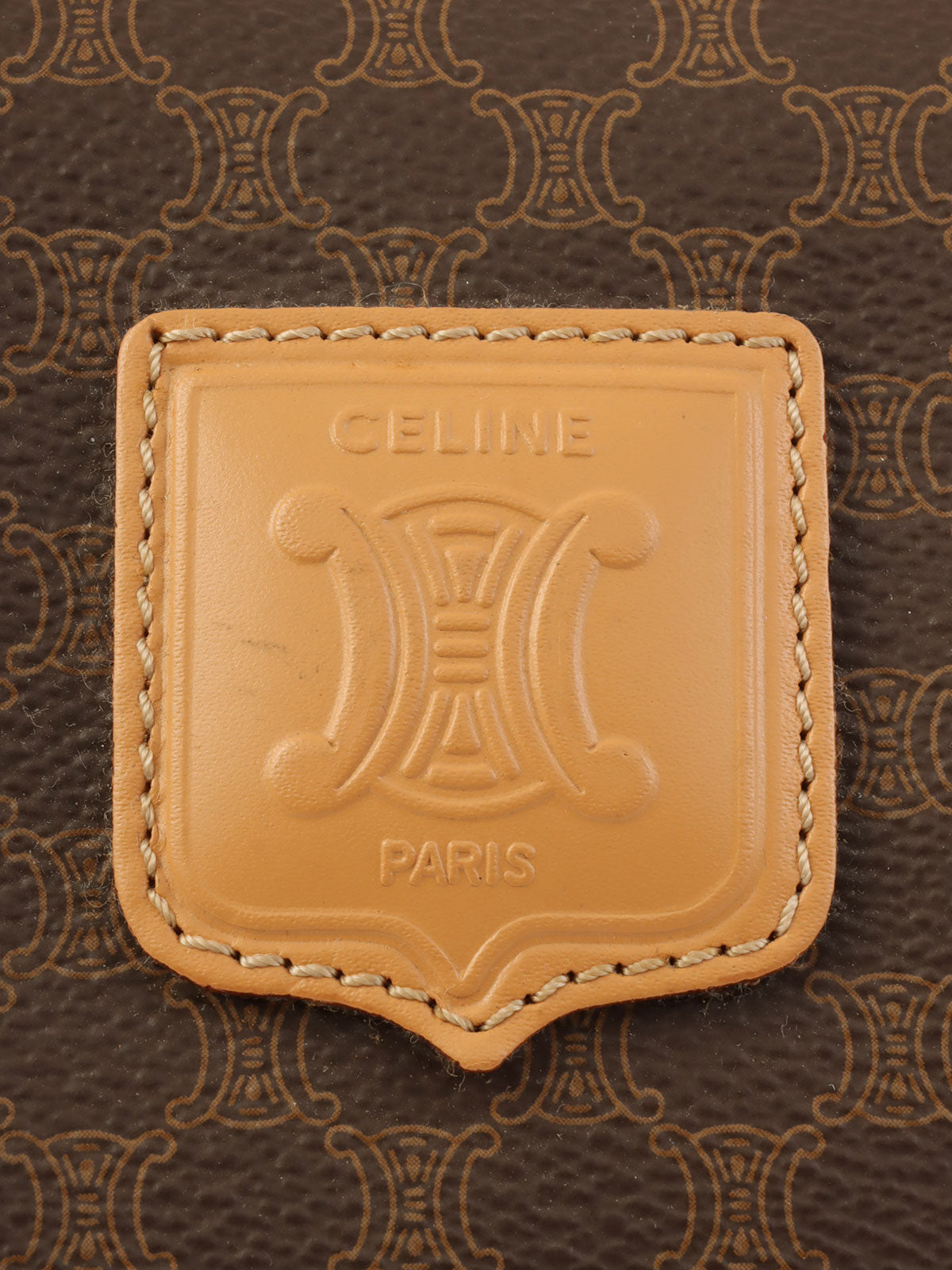 マカダムパターンロゴエンボスミニボストンバッグ ブラウン