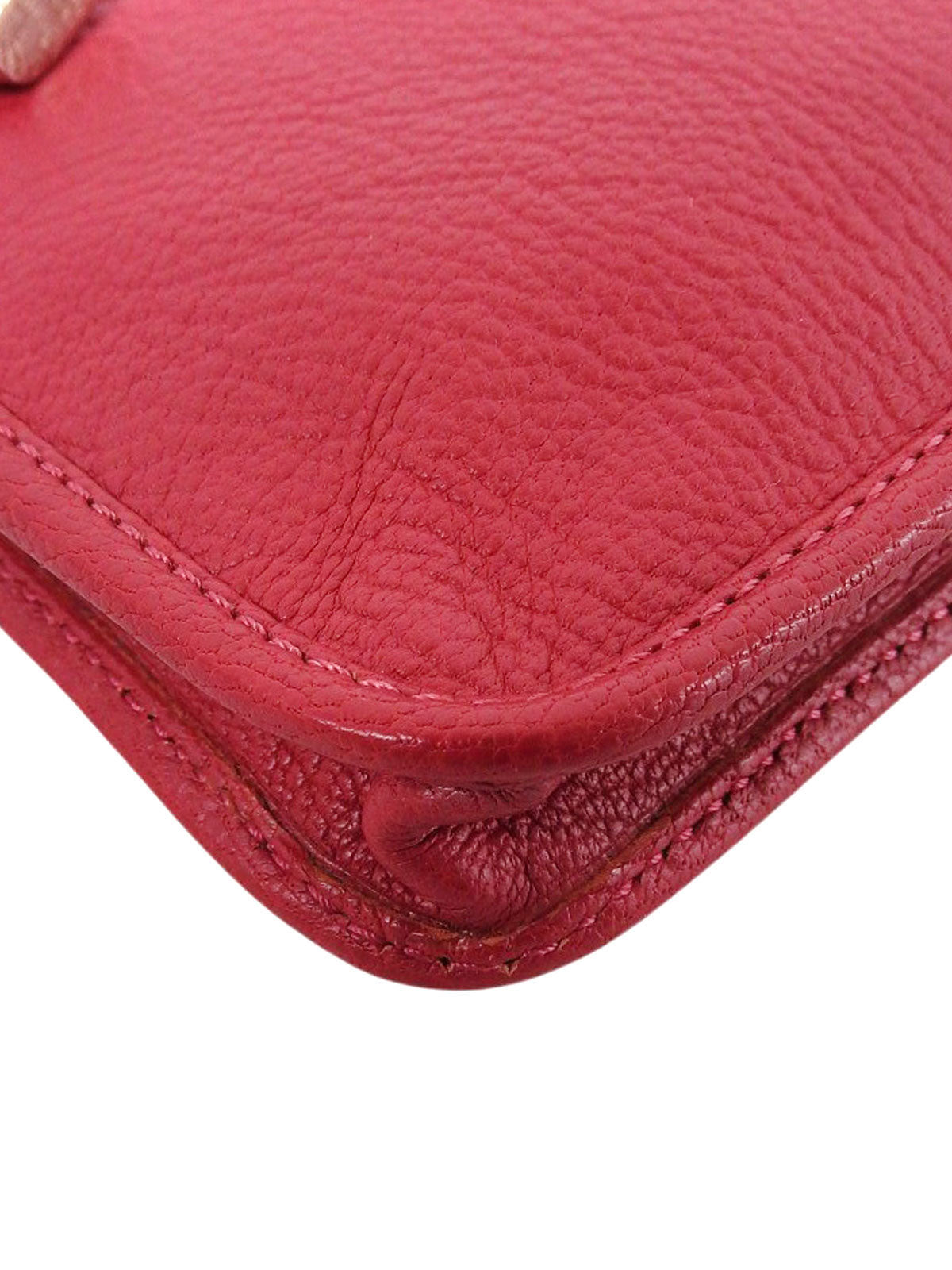 アナグラムエンボスミニショルダーバッグ マゼンタ