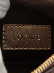 アナグラムタッセルチャームショルダーバッグ ブラウン/ゴールド/メタリックピンク