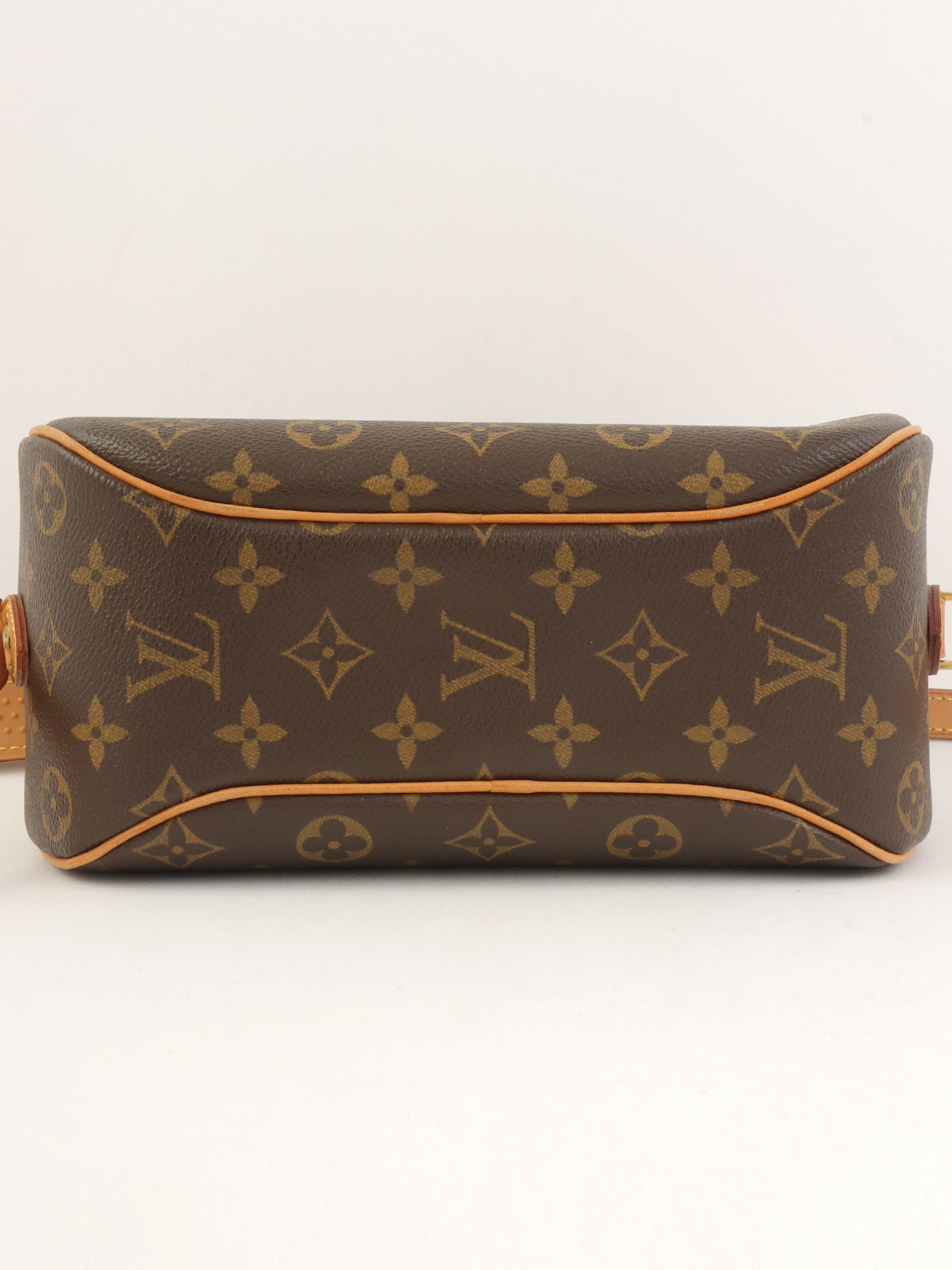 2004 Canvas Monogram Blois Brown