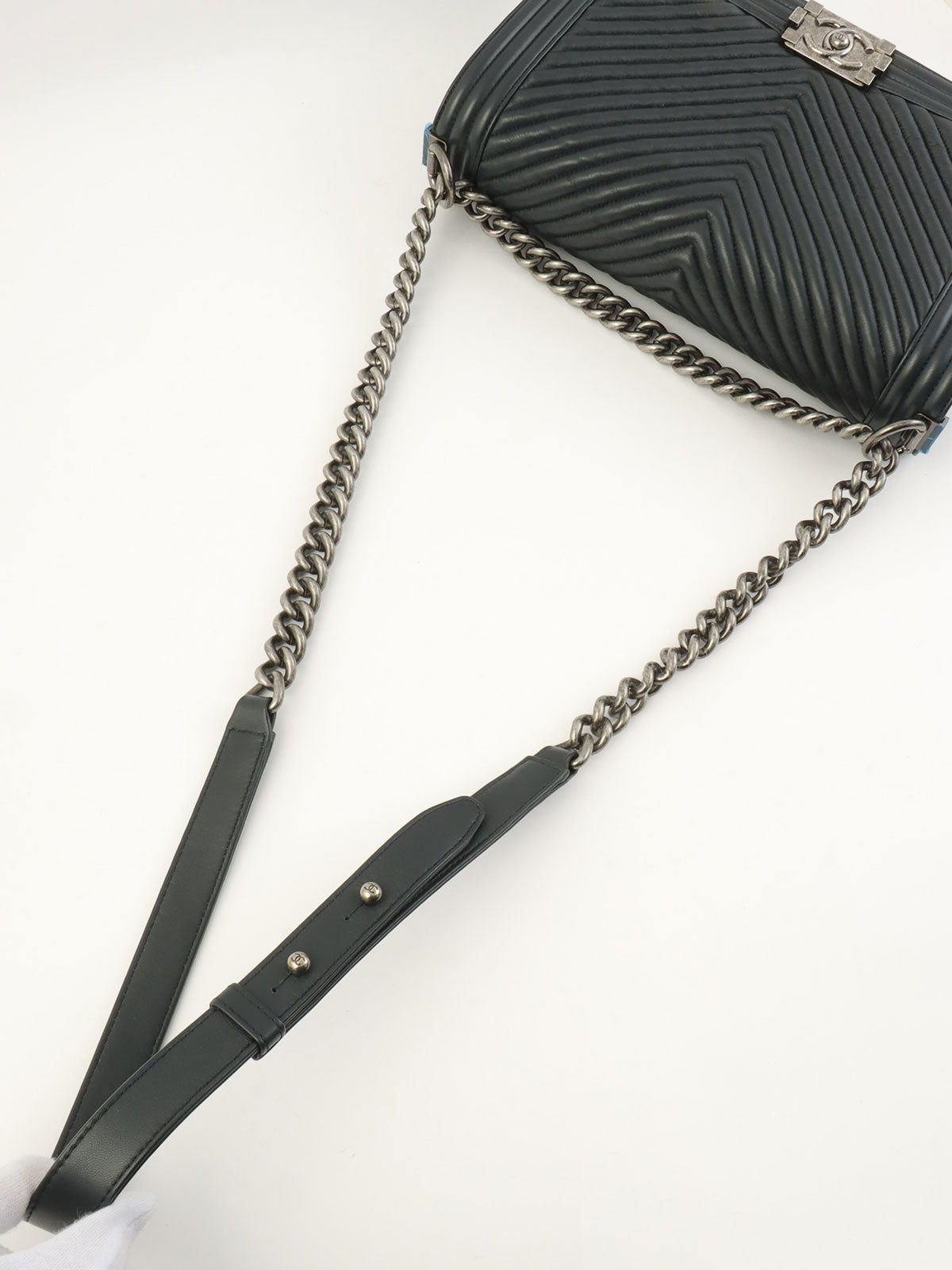 2014年頃製 シェブロンステッチボーイシャネルチェーンショルダーバッグ ブラック
