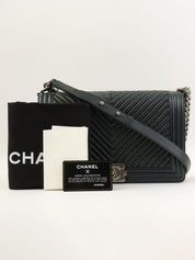 2014年頃製 シェブロンステッチボーイシャネルチェーンショルダーバッグ ブラック