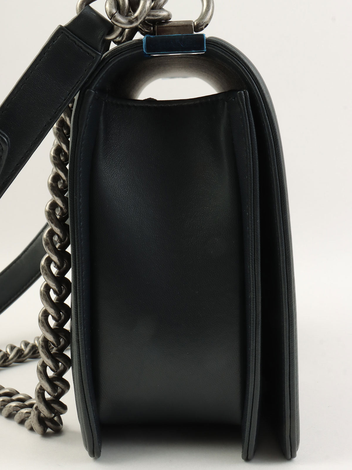 2014年頃製 シェブロンステッチボーイシャネルチェーンショルダーバッグ ブラック