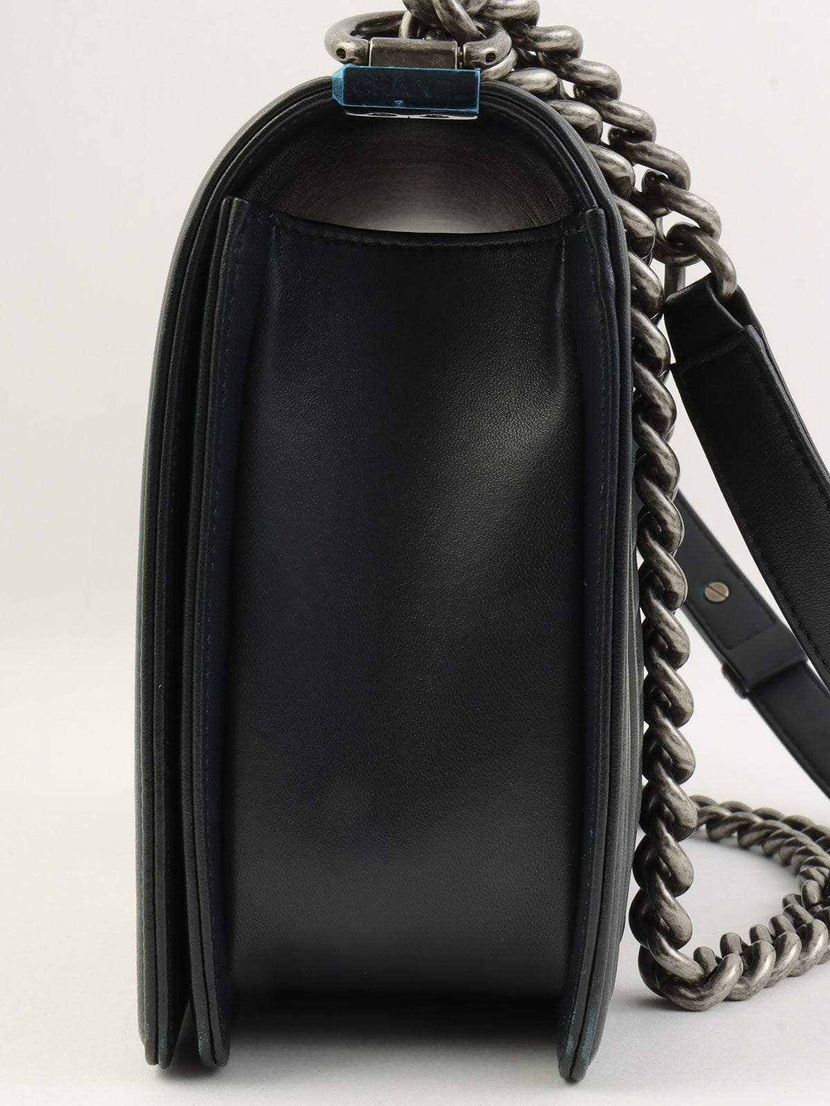 2014年頃製 シェブロンステッチボーイシャネルチェーンショルダーバッグ ブラック