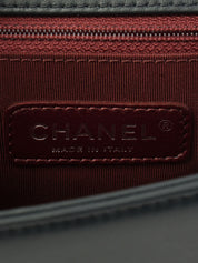 2014年頃製 シェブロンステッチボーイシャネルチェーンショルダーバッグ ブラック