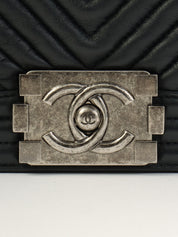 2014年頃製 シェブロンステッチボーイシャネルチェーンショルダーバッグ ブラック