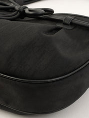 黑色马蹄纹缎带图案手提包