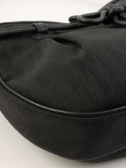 黑色马蹄纹缎带图案手提包