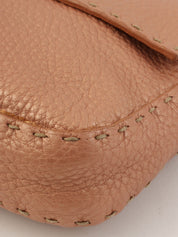 粉色金属色皮革妈妈桶包