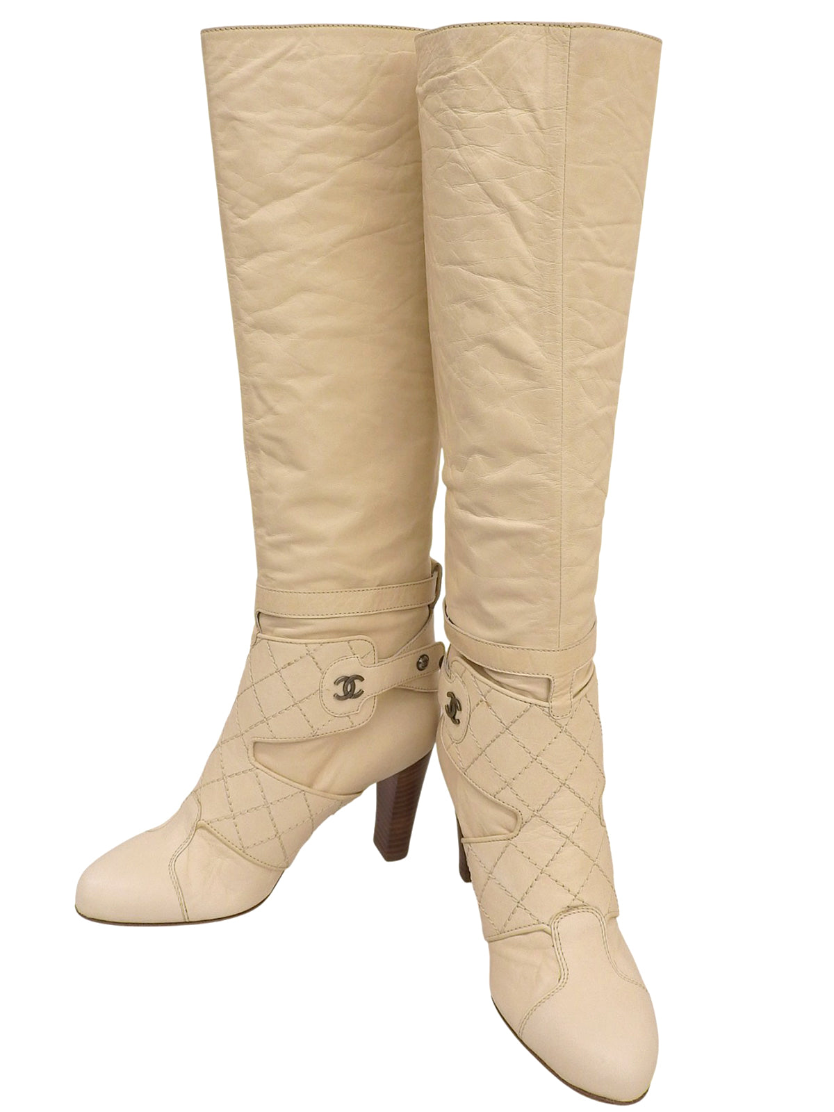 Matelasse Stitch CC Mark Plate Long Boots Ivory