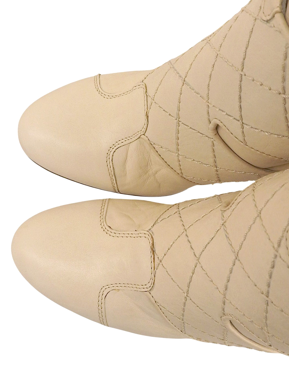 マトラッセステッチCCマークプレートロングブーツ アイボリー