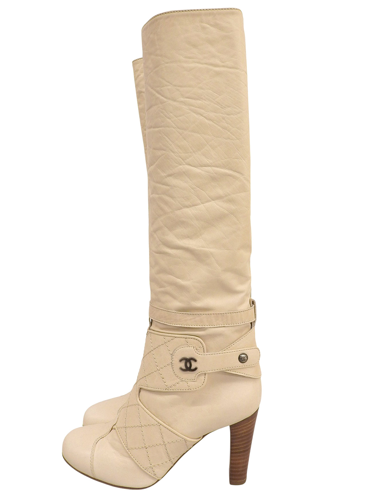 Matelasse Stitch CC Mark Plate Long Boots Ivory
