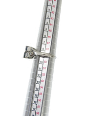 铂金蓝宝石钻石设计戒指，银色/蓝色