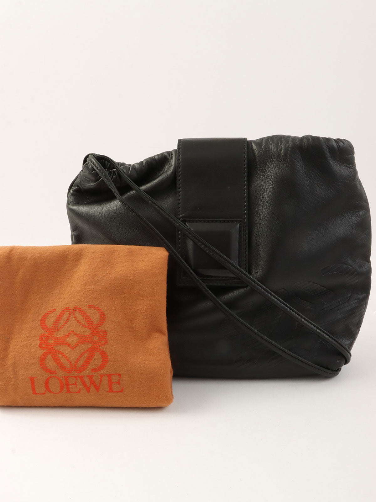 アナグラムエンボス巾着ショルダーバッグ ブラック