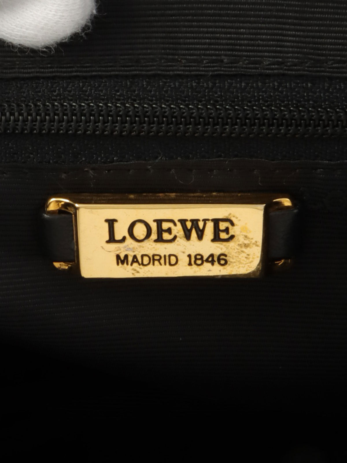 アナグラムエンボス巾着ショルダーバッグ ブラック