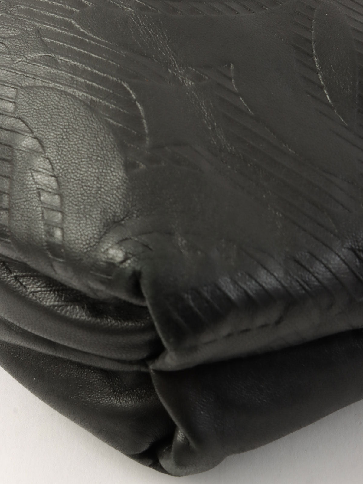 アナグラムエンボス巾着ショルダーバッグ ブラック