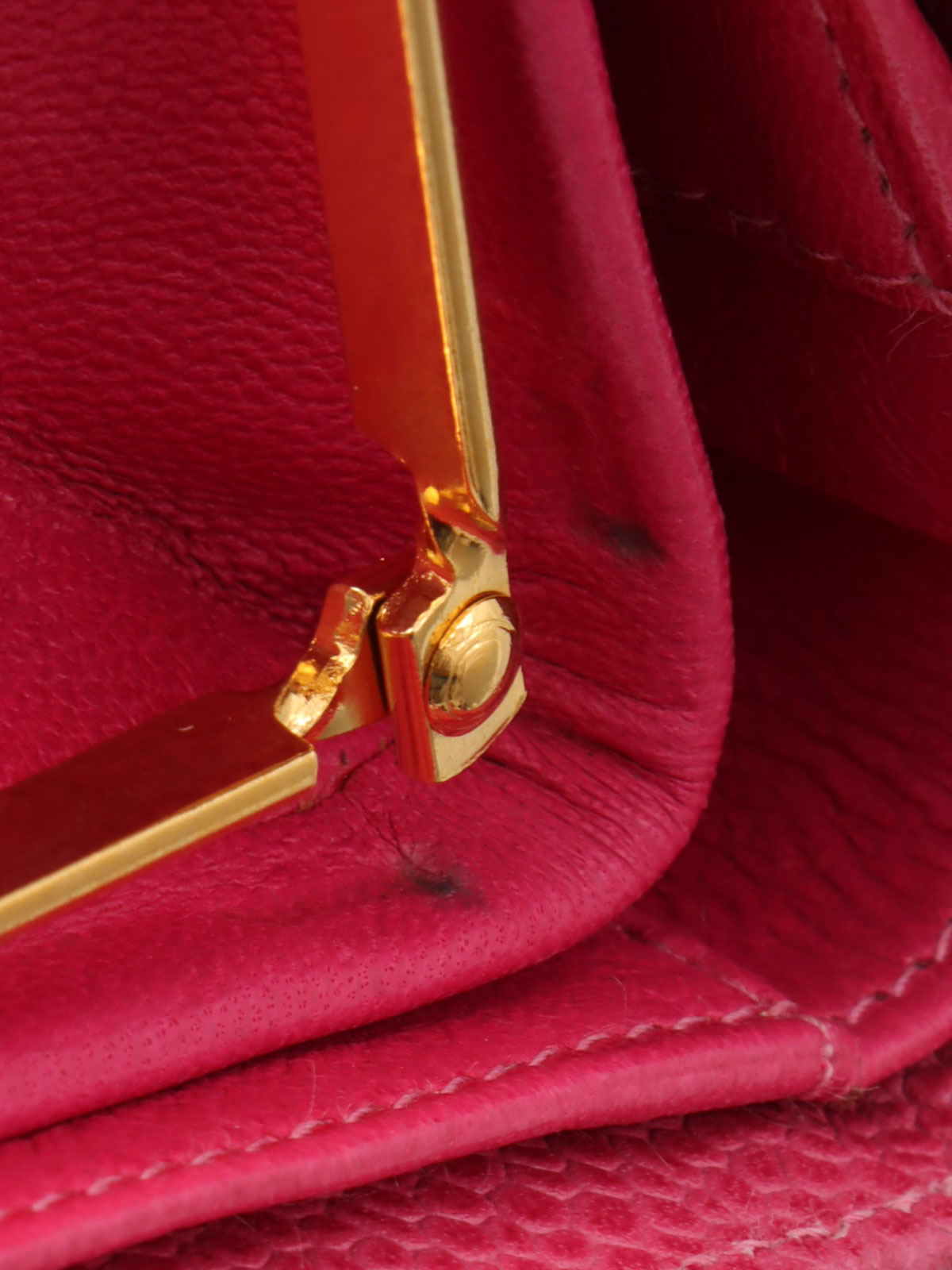 1997年頃製 キャビアスキンCCマークステッチウォレット フューシャピンク