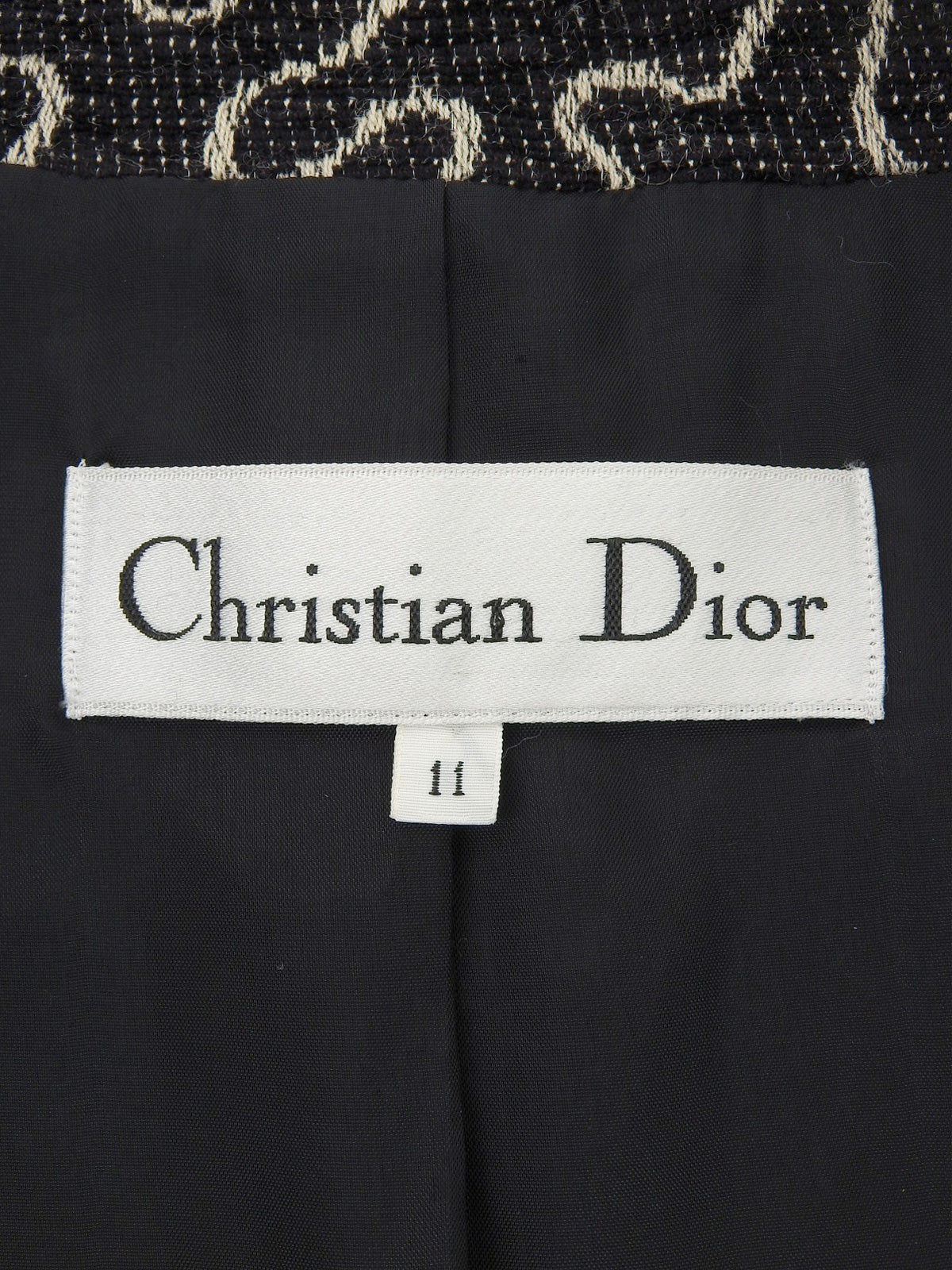 デザインパターンノーカラーセットアップ ブラック/ホワイト