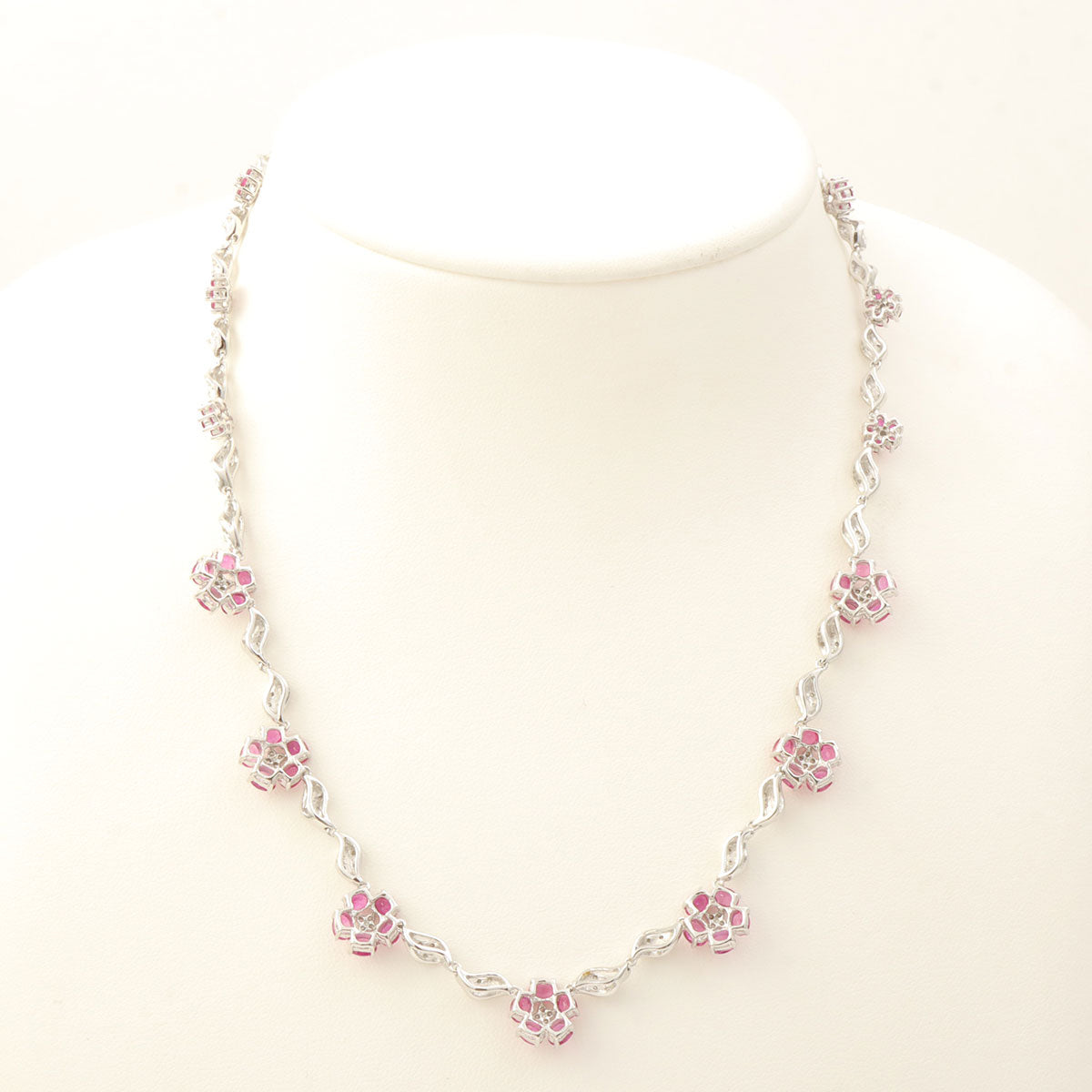 18K Ruby Diamond Flower Motif Necklace Silver/Cherry Red