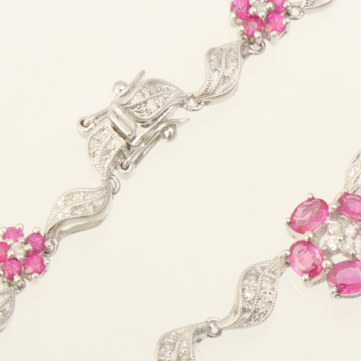 18K Ruby Diamond Flower Motif Necklace Silver/Cherry Red