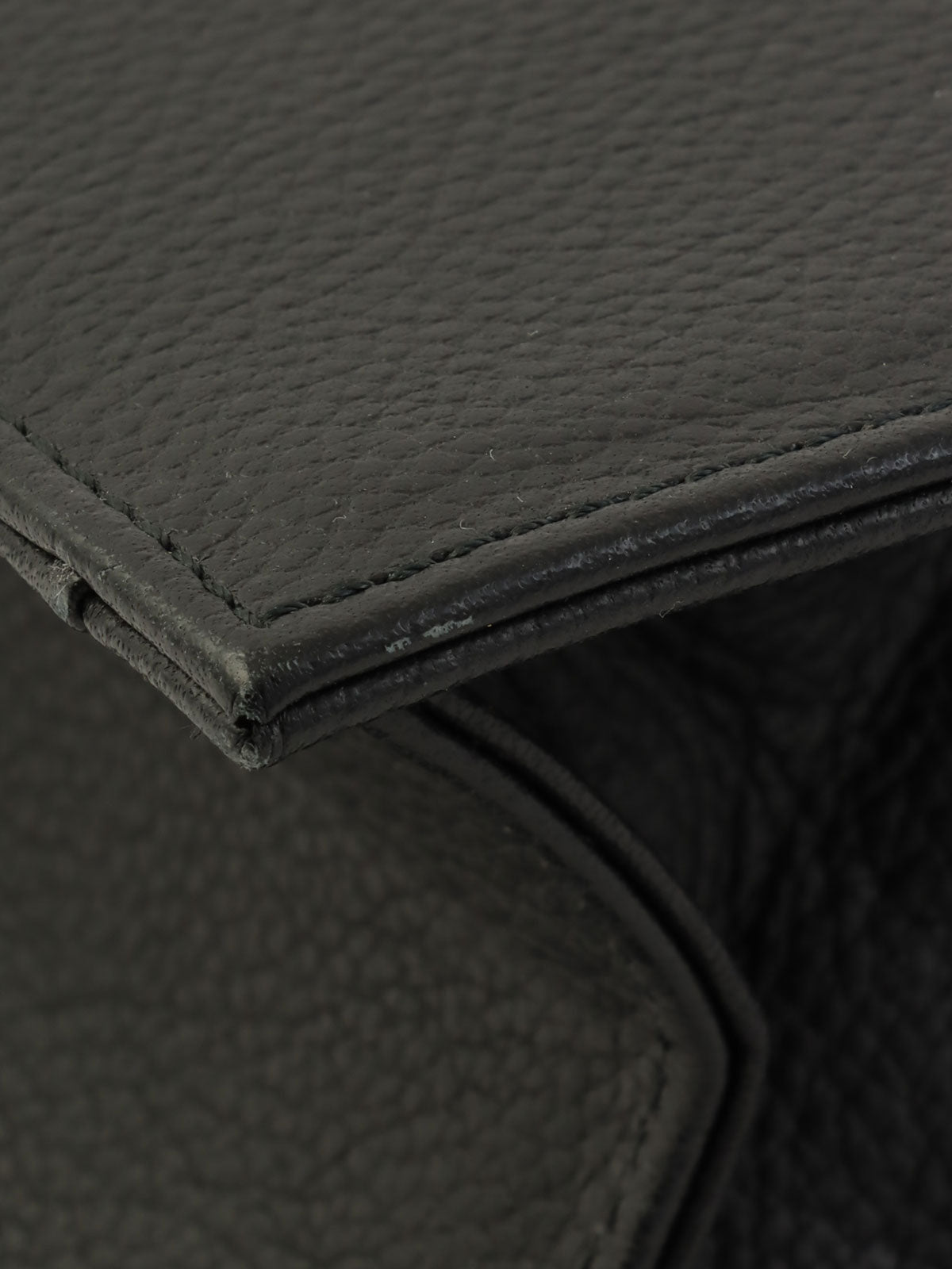 黑色菱形切割设计logo铭牌手提包