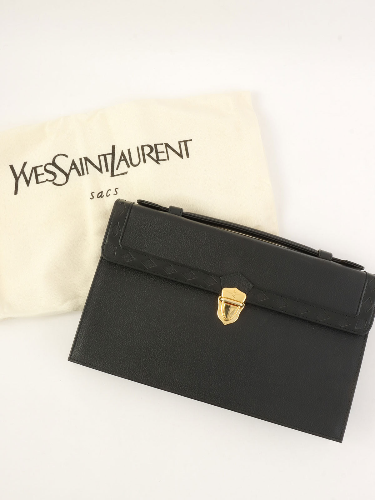 黑色菱形切割设计logo铭牌手提包