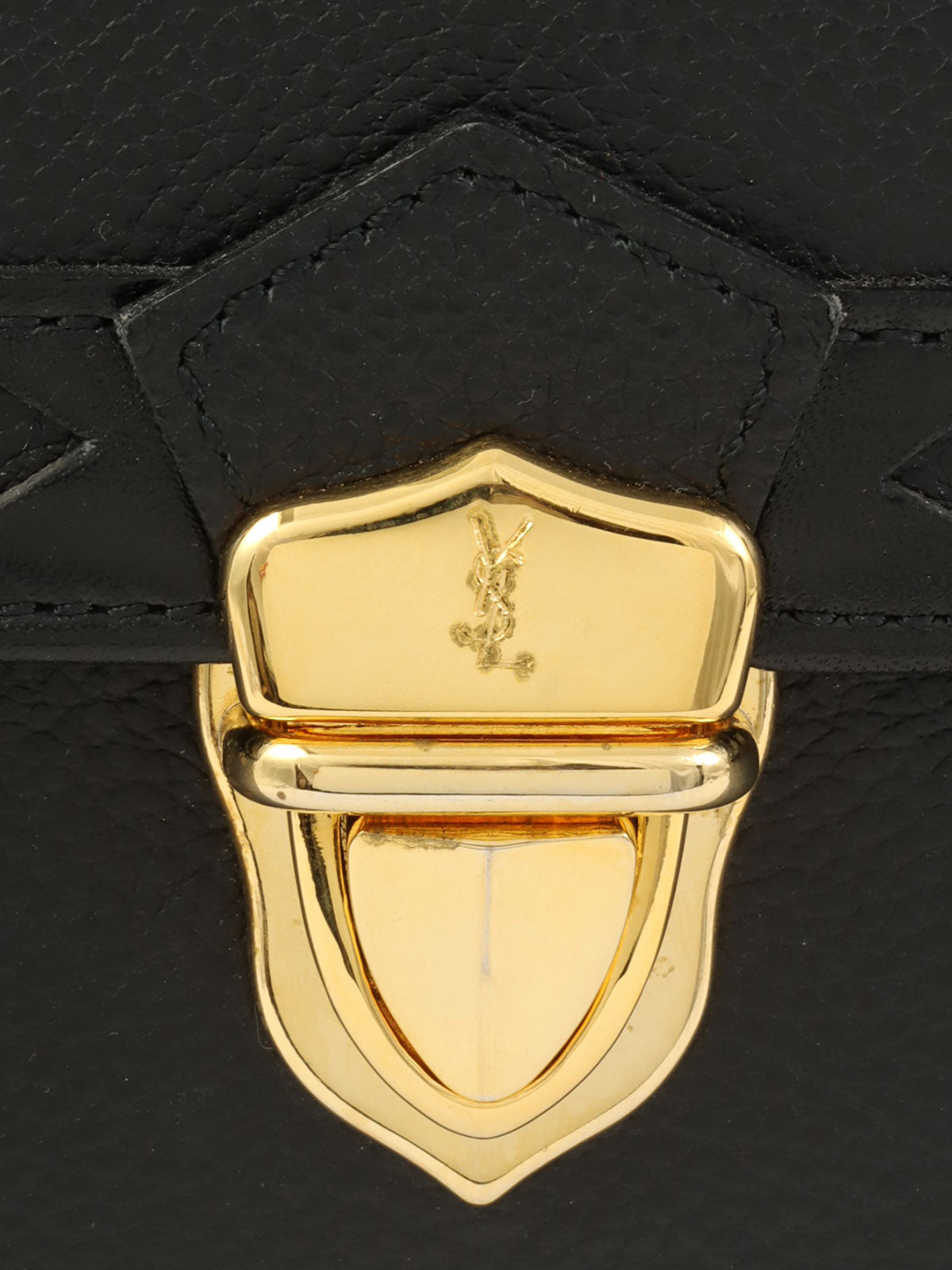 黑色菱形切割设计logo铭牌手提包