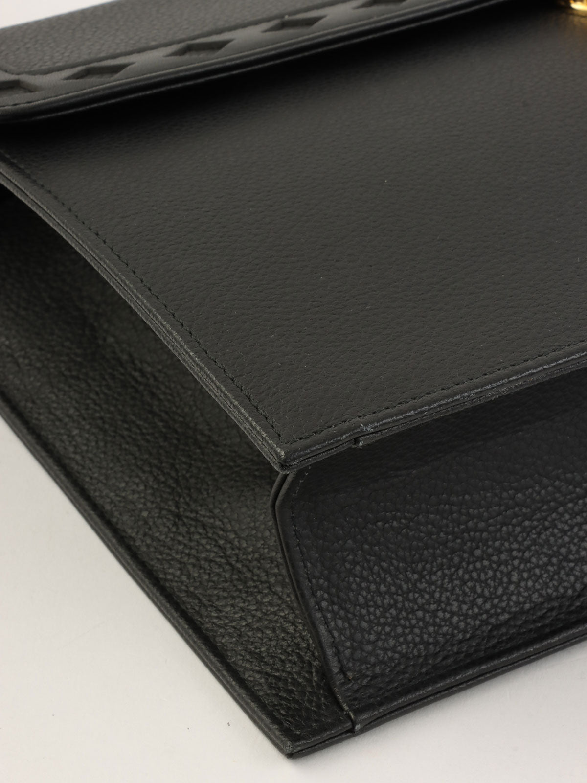 黑色菱形切割设计logo铭牌手提包