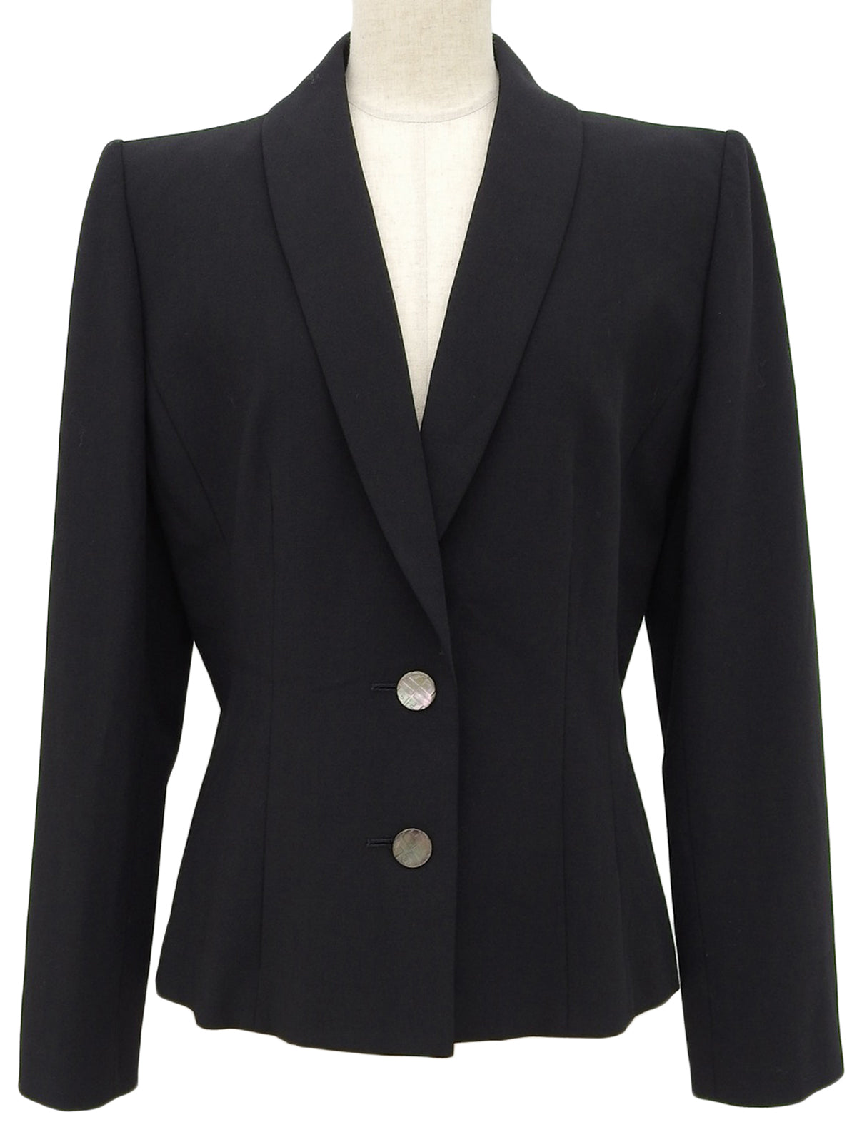 黑色Logo纽扣后背设计夹克