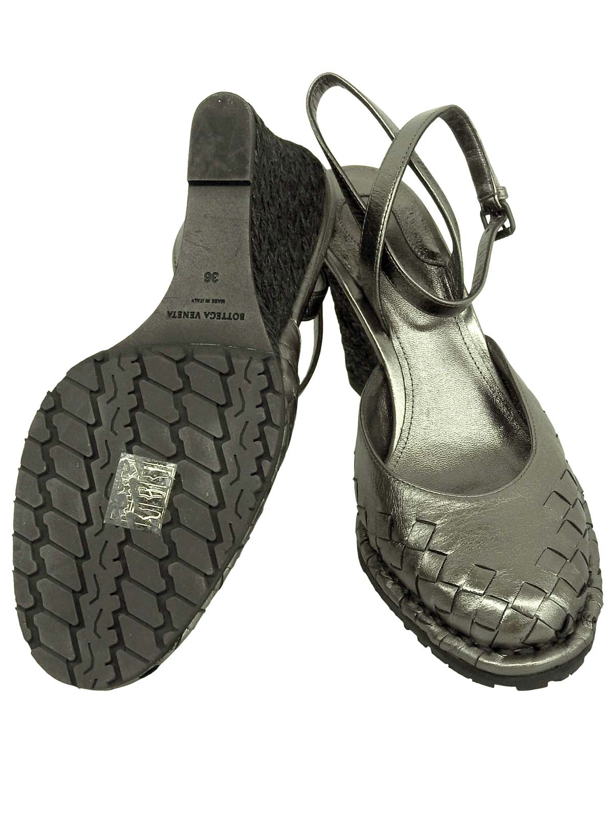 イントレチャートサンダル メタリックグレー