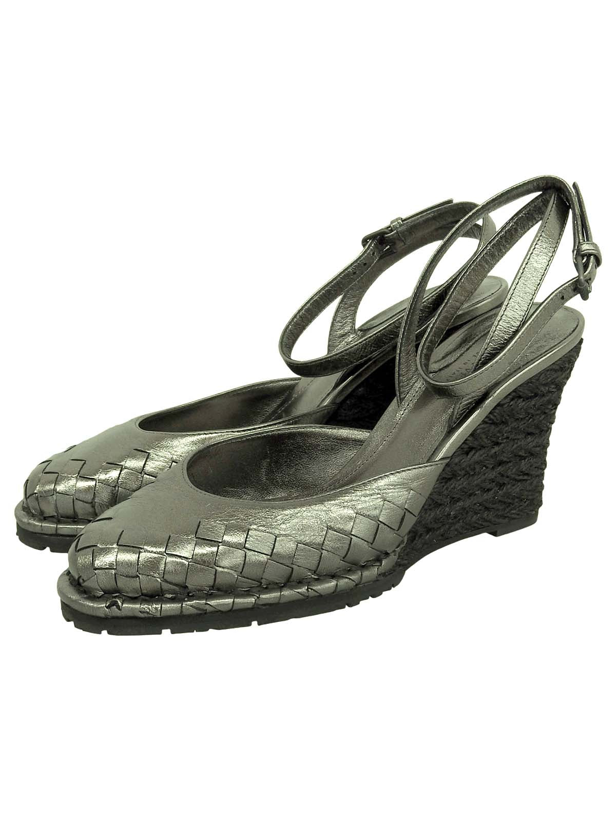 イントレチャートサンダル メタリックグレー