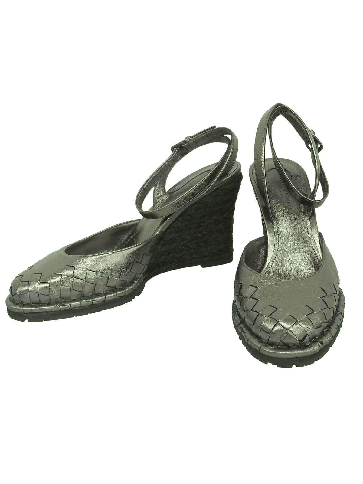 イントレチャートサンダル メタリックグレー