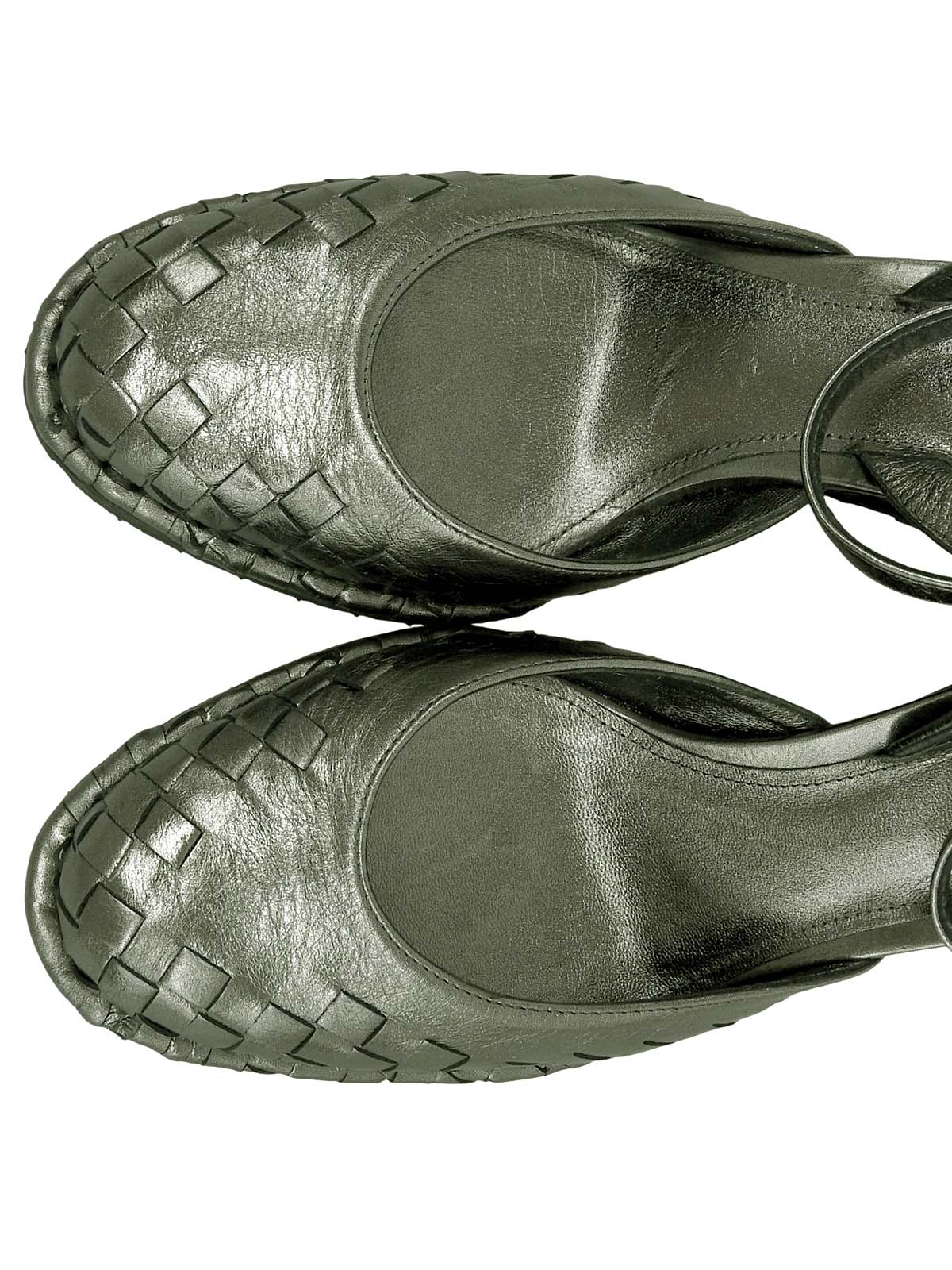 イントレチャートサンダル メタリックグレー