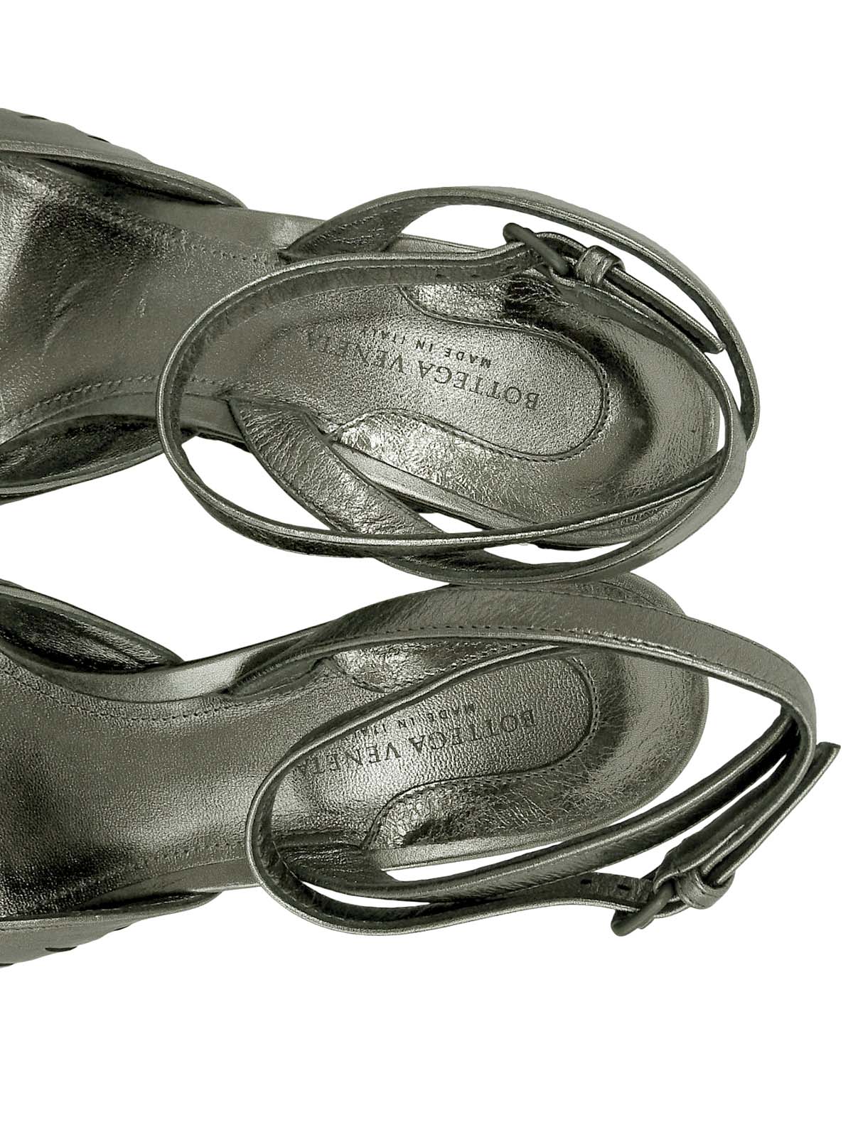 イントレチャートサンダル メタリックグレー