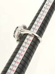 铂金蓝宝石钻石设计戒指，银色/蓝色