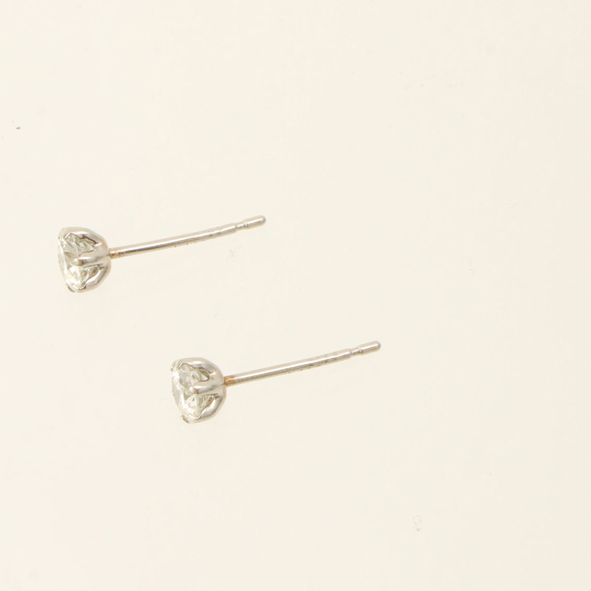 プラチナダイヤモンドピアス シルバー