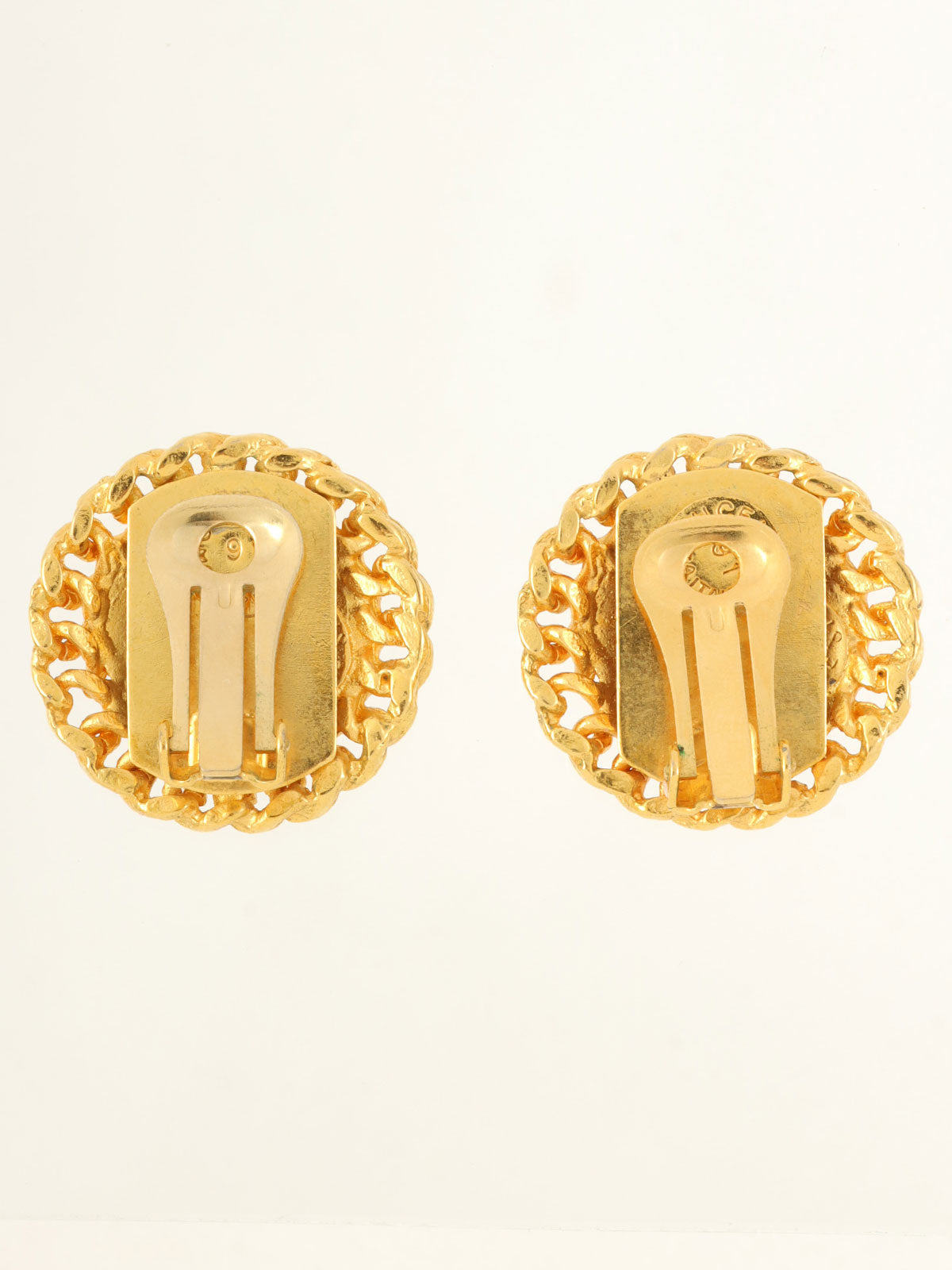 Round Arc de Triomphe Motif Earrings in Gold