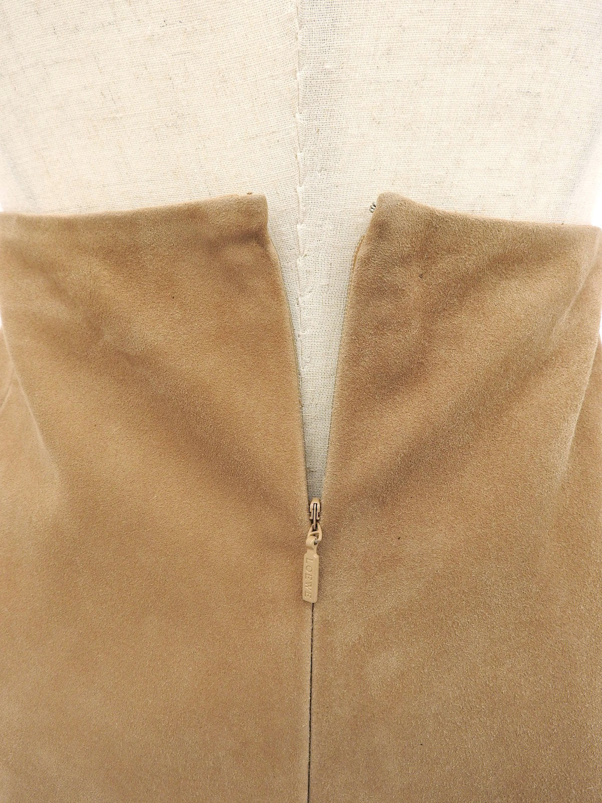 Suede tight skirt in beige