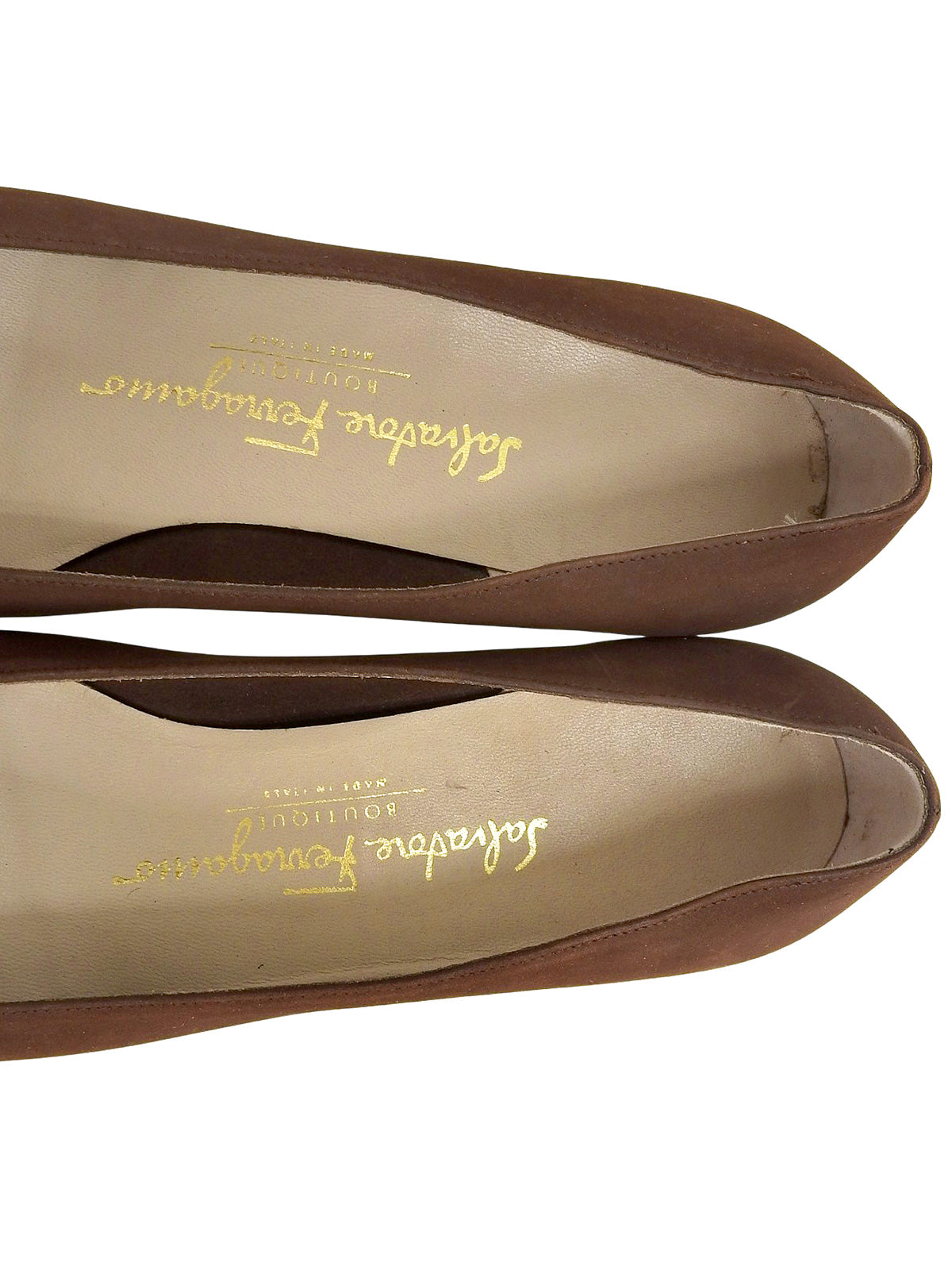 ヴァラリボンパンプス ブラウン