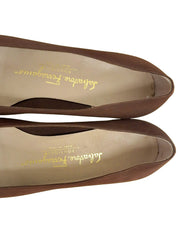 ヴァラリボンパンプス ブラウン