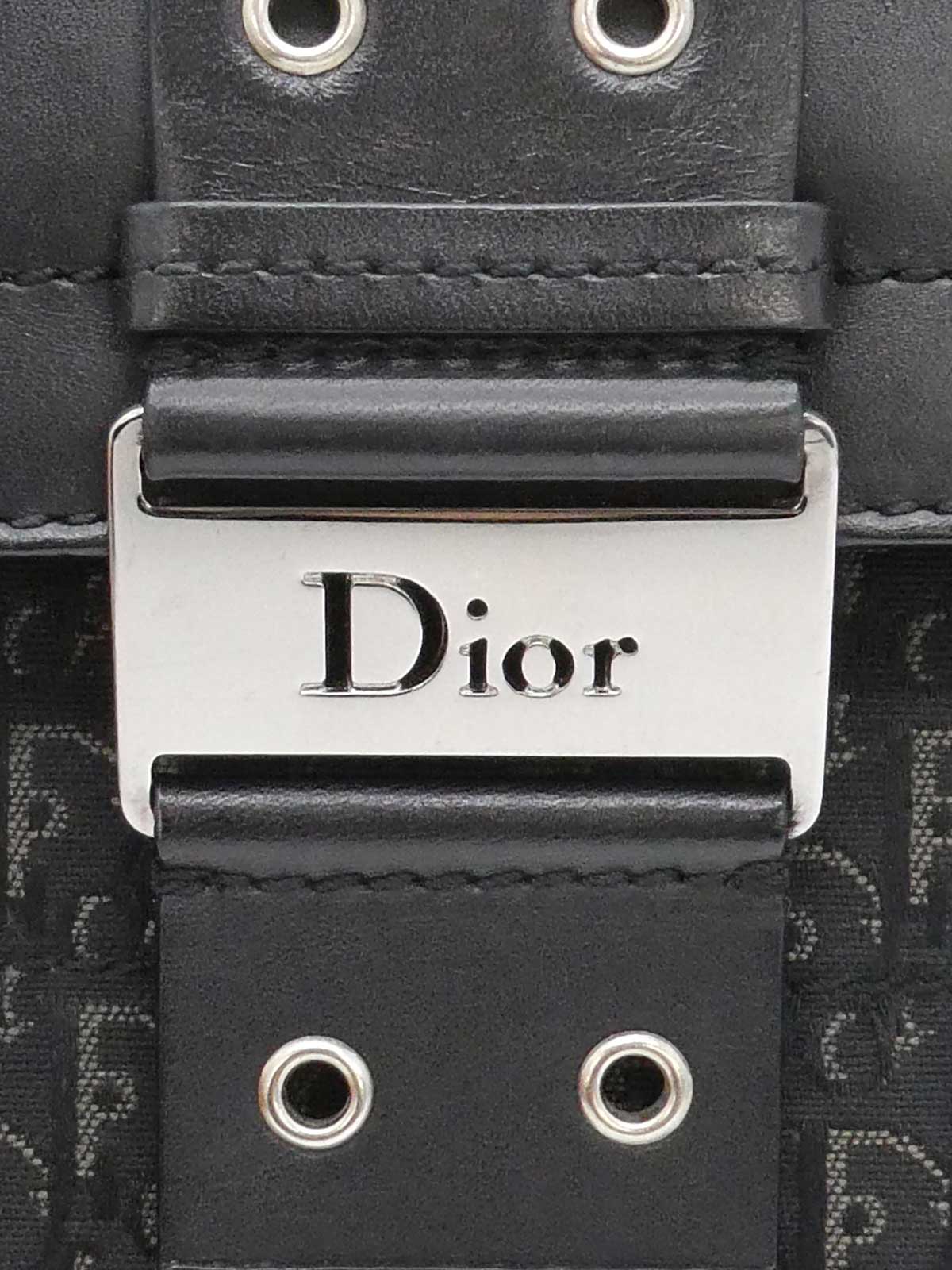 Trotter Pattern Street Chic One-Shoulder Bag in Black